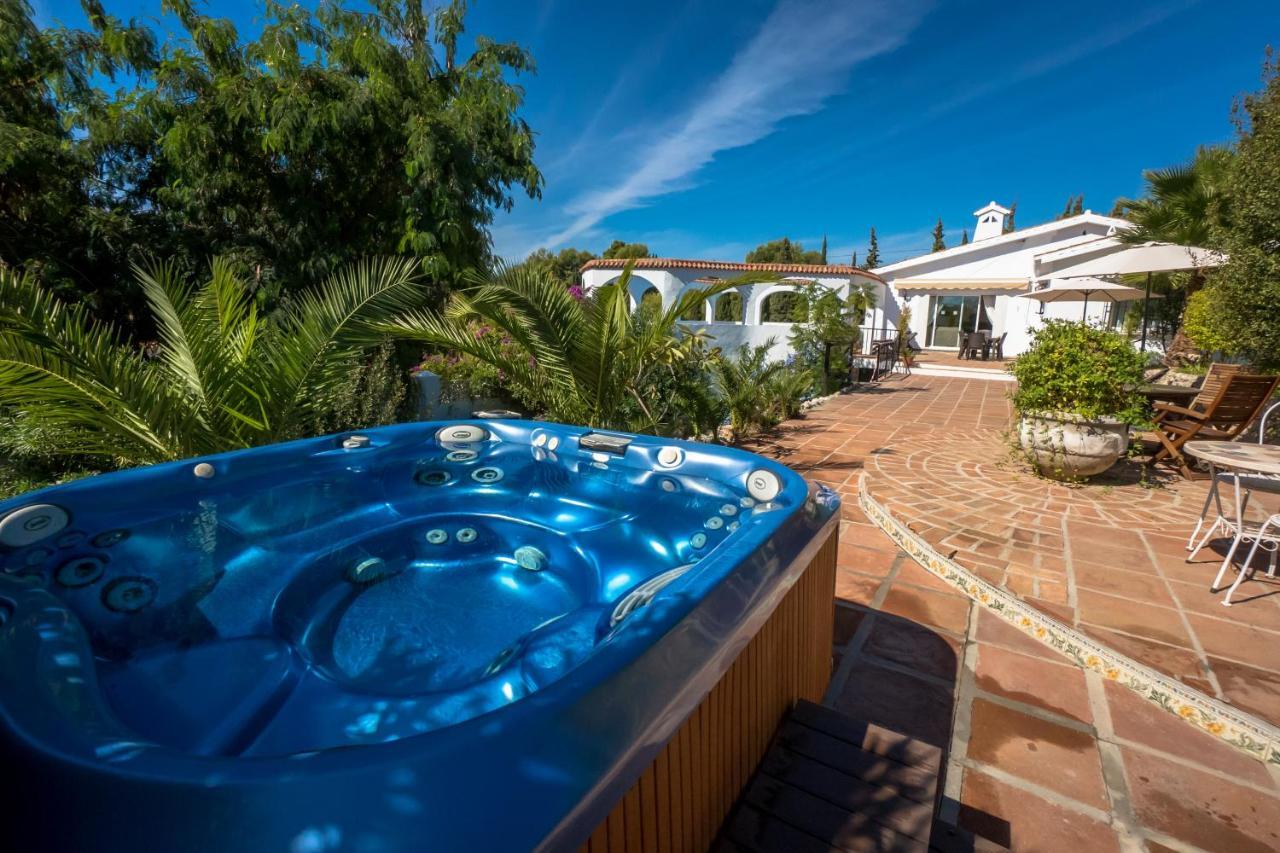 Private Heated Pool, Jacuzzi & 1225M2 Garden In Villa Cipreses Frigiliana Buitenkant foto