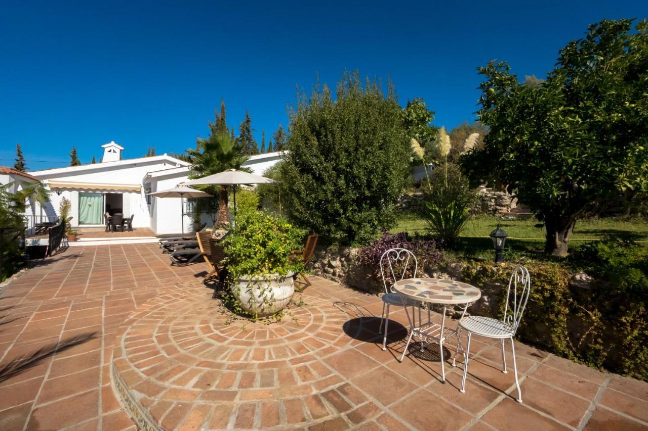 Private Heated Pool, Jacuzzi & 1225M2 Garden In Villa Cipreses Frigiliana Buitenkant foto